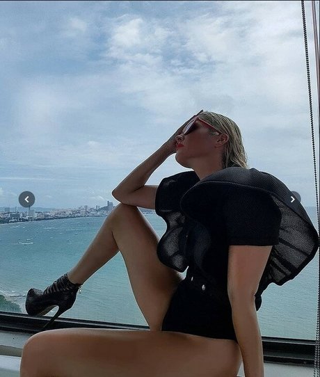 ティーンフィンガリングオンリーファンズ ホットセックス 画像