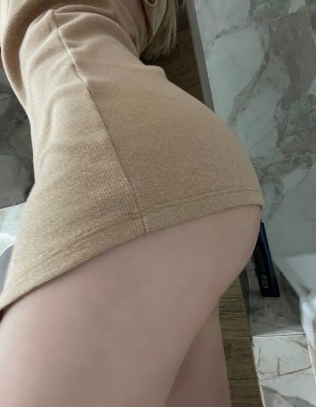 手コキ 主観視点 オンリーファンズ ポルノグラフィック 写真