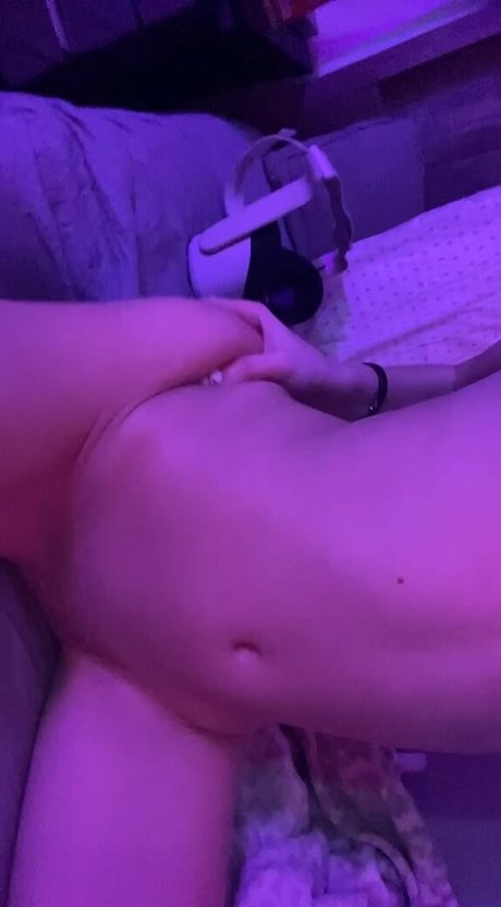 slankemow ヌードのポルノスター 写真