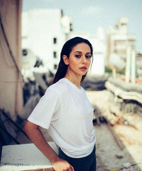 Aahana Kumra ヌードモデル 写真