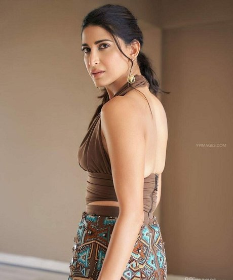Aahana Kumra ポルノスター 写真