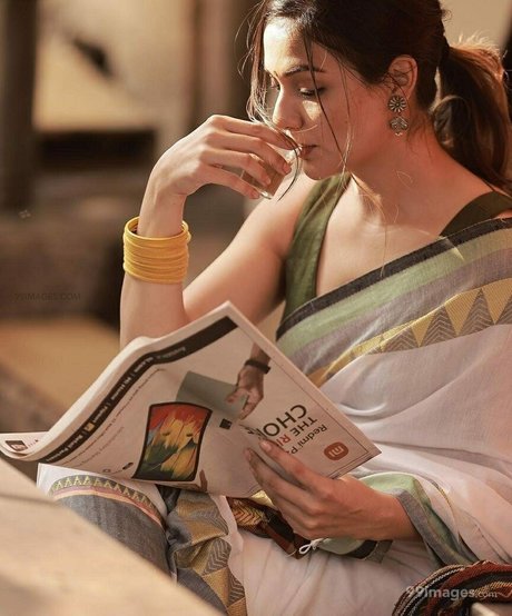Divya Agarwal ホットなスター 写真