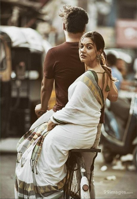 Divya Agarwal 素敵なモデル 写真