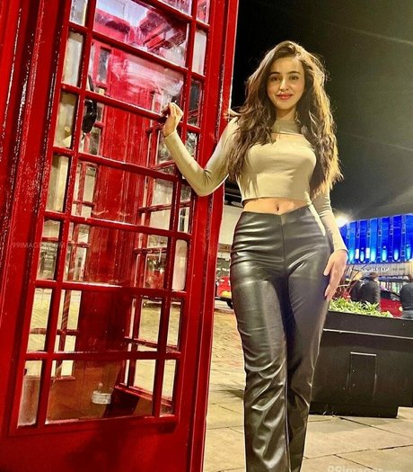 Ankitta Sharma 女優 画像