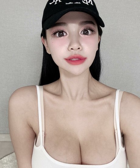 アマチュア熟女オンリーファンズ セクシー裸 画像