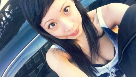 Women4chan 無料モデル 写真