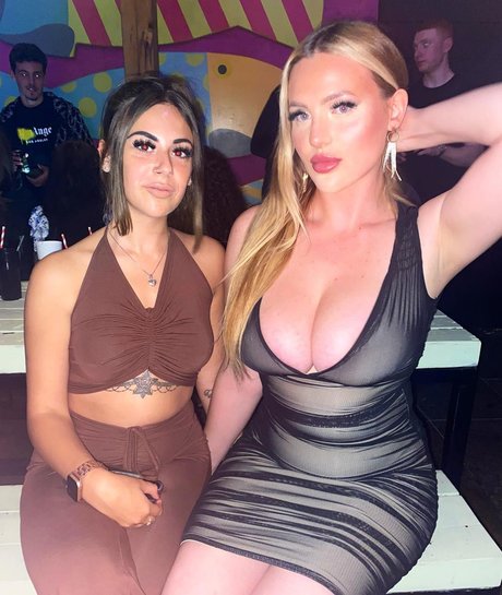 黒檀のアマチュアオンリーファンズ ヌード 写真