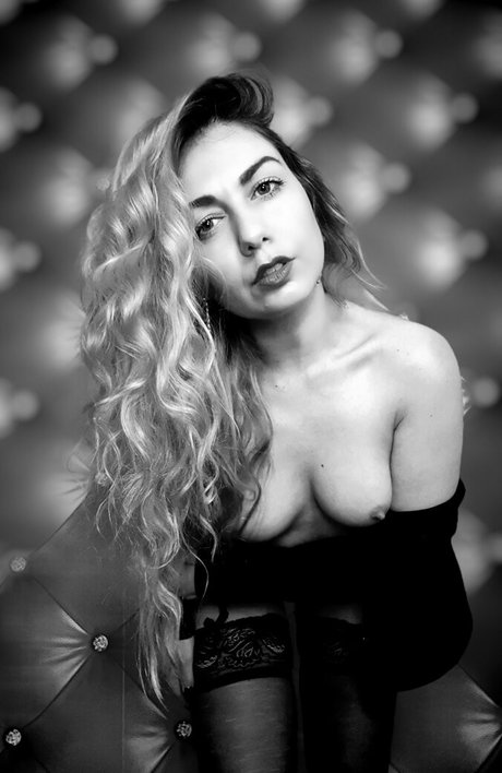 LindaWhite XXXモデル 写真