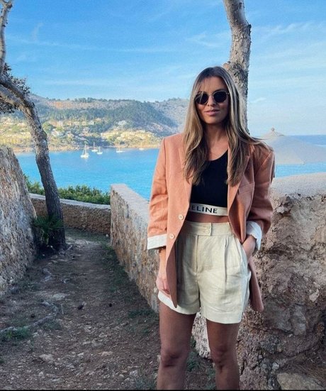 Laura Wontorra ポルノスター 高品質 写真