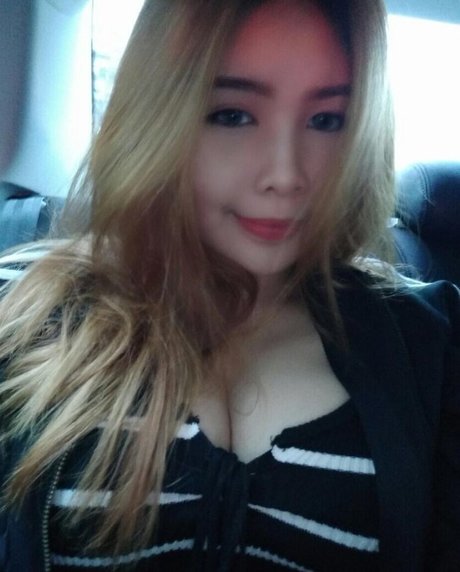寝取られ妻オンリーファンズ 美しいヌード 画像