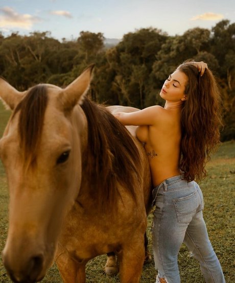 Nagela Barros セクシーなスター 写真
