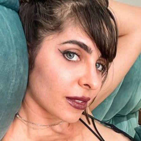 Caca Diniz アート女優 画像