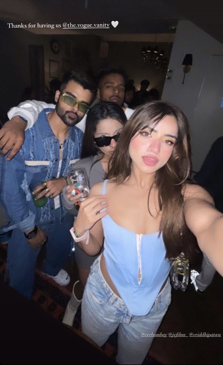 美しいフェラチオオンリーファンズ アートヌード 写真