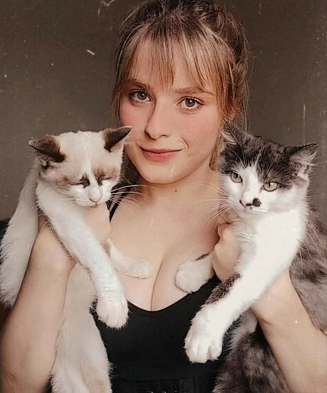 Rafaela Riggs かわいいスター ギャラリー