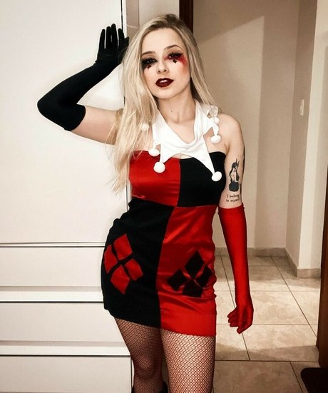 Rafaela Riggs スター 裸 画像