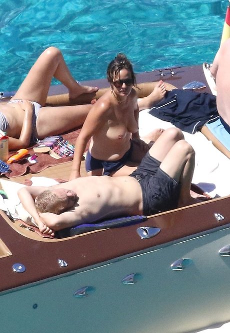 Jade Jagger ポルノスター 裸 画像