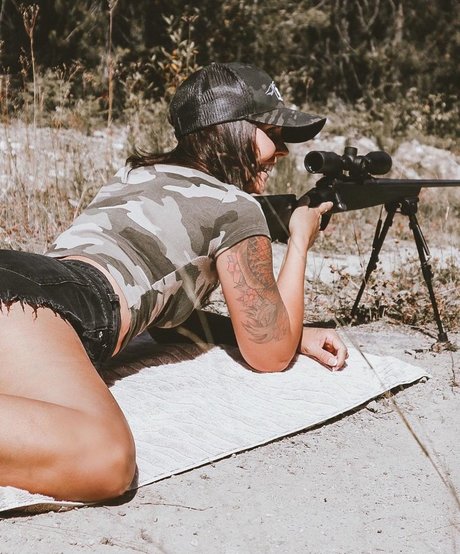 Elaina Grant 独占モデル 写真