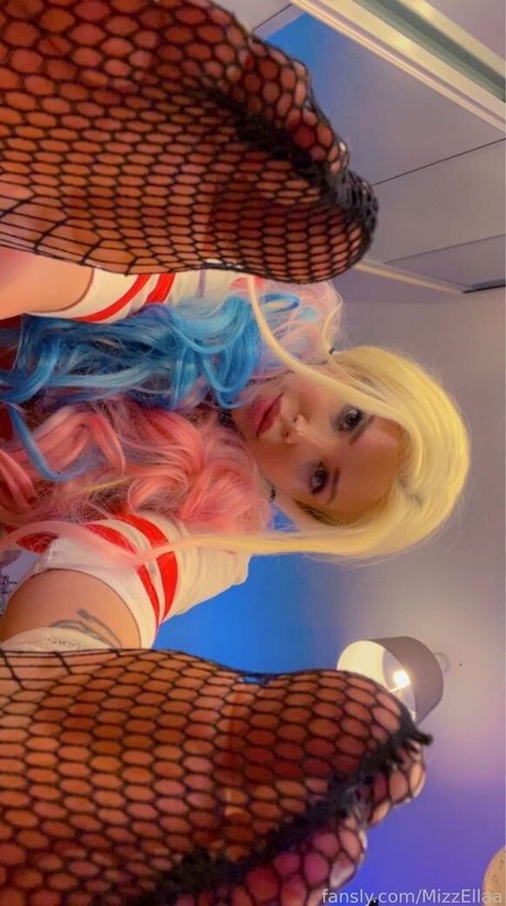 Ellaa Asmr 素敵なスター 写真