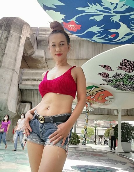 Thai Milf Rita かわいいポルノスター ギャラリー