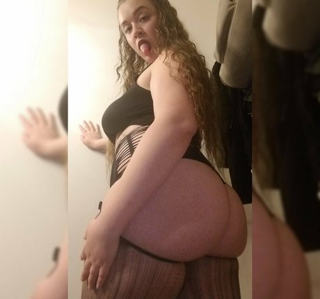 thickbellamel エロティックなスター 画像