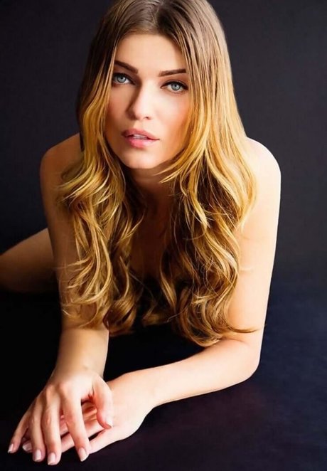 Ivana Milicevic ポルノスター ホット 写真