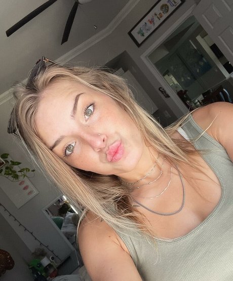 ラテン系ママオンリーファンズ ホットセックス 写真