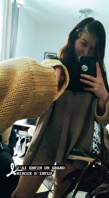 毛深い膣オンリーファンズ 美しいヌード 写真