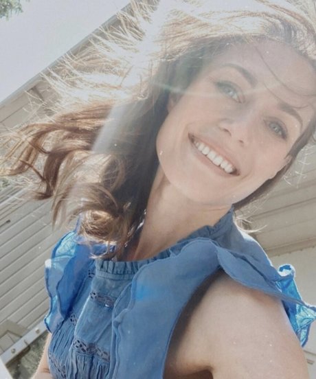 Sanna Marin 素敵なスター 写真