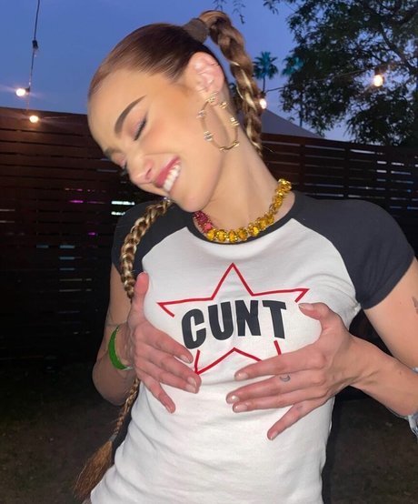 男性の裸オンリーファンズ セクシーxxx 写真