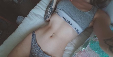 毛深い茂みオンリーファンズ ホットセクシー 写真