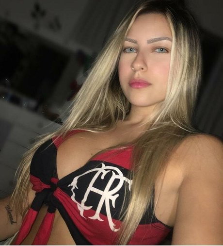 libiaximenes スター 裸 写真