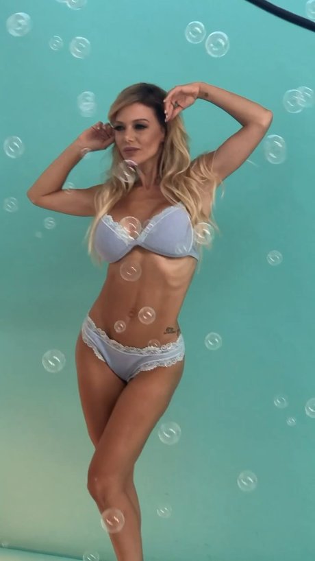 バニーオンリーファンズ 無料裸 画像