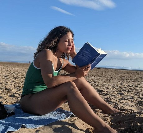 Moya Lothian McLean 高品質のポルノスター 写真