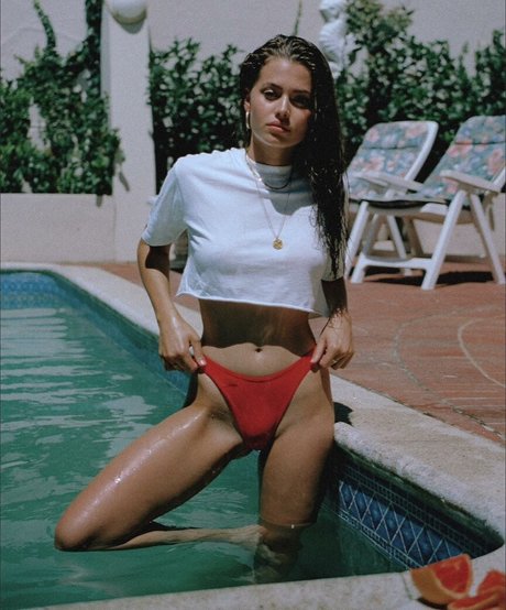 ブルネットのティーンオンリーファンズ ホットポルノ ギャラリー