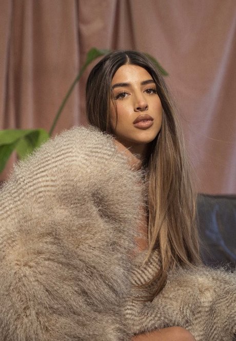 Shanna Signh セクシー女優 写真