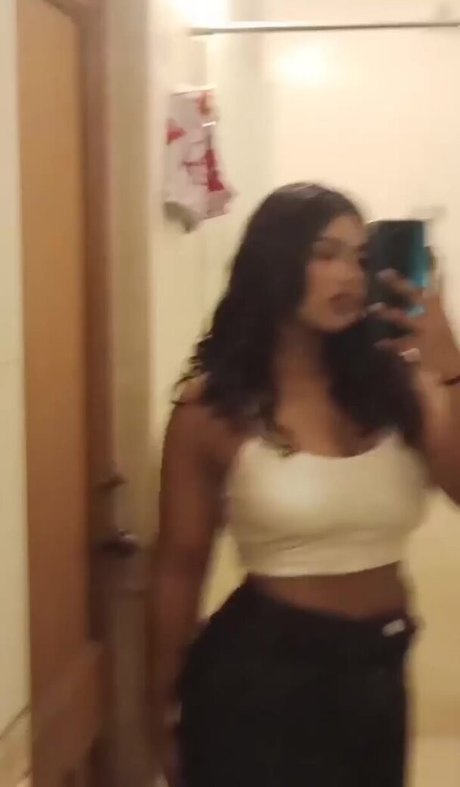 keepinitnejm ポルノスター 写真