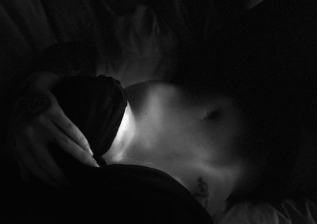 グローリーホール妻オンリーファンズ セクシーヌード 画像