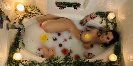 黒檀の厚いオンリーファンズ xxx ギャラリー