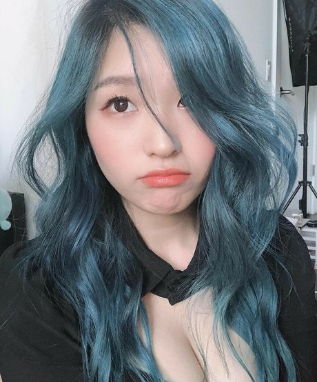 YoonHyoonAikuros かわいいポルノスター 画像