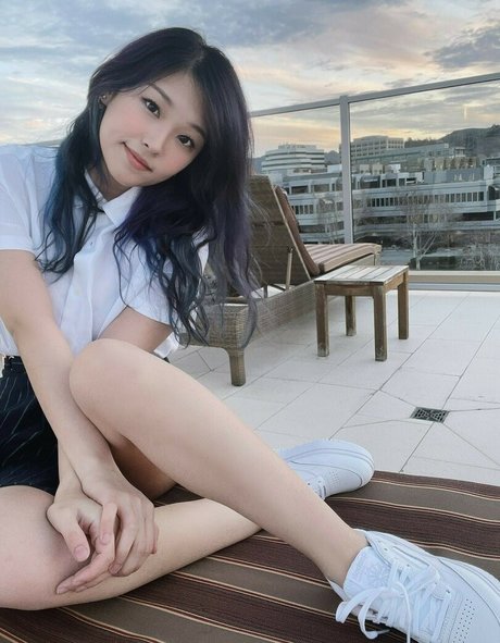 YoonHyoonAikuros エロティック女優 写真