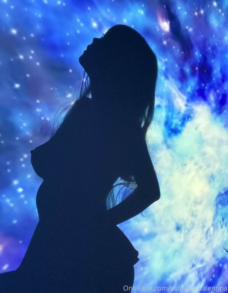 Vanessa Valentina 高品質モデル 画像