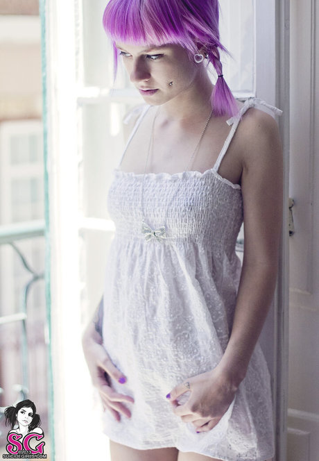 Einnis 裸のスター ギャラリー