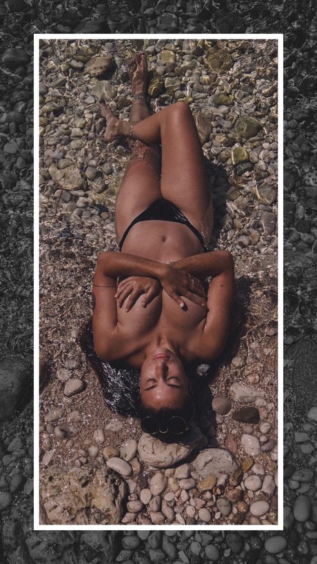 男性の裸オンリーファンズ 可愛い 写真