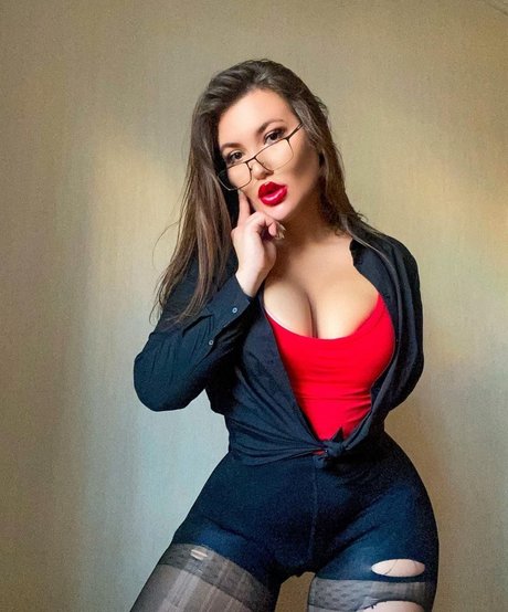 Albina Gladkikh 可愛い女優 画像