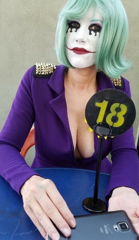 AZ Power Girl 裸の女優 画像
