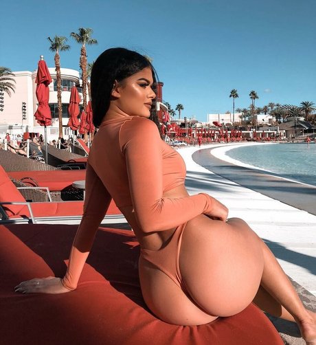 Dayanna Comas ポルノスター ホット 写真