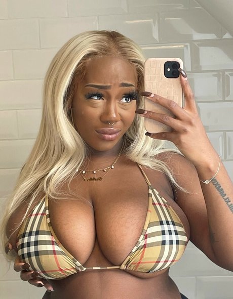 Effy Flame 最高のポルノスター 写真