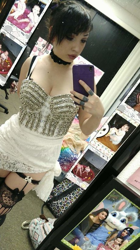 Ghoulempress 美しいポルノスター 写真