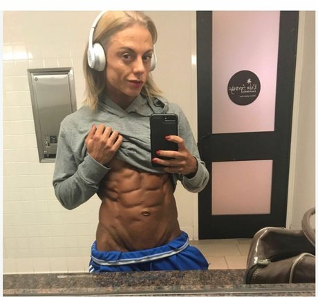 Amanda Machado モデル 写真