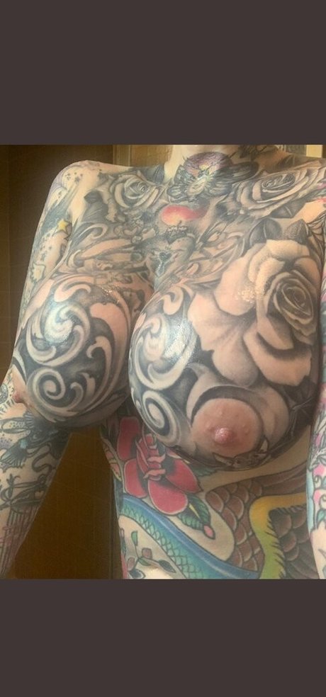 Kandyisbadass セクシーなポルノスター 写真